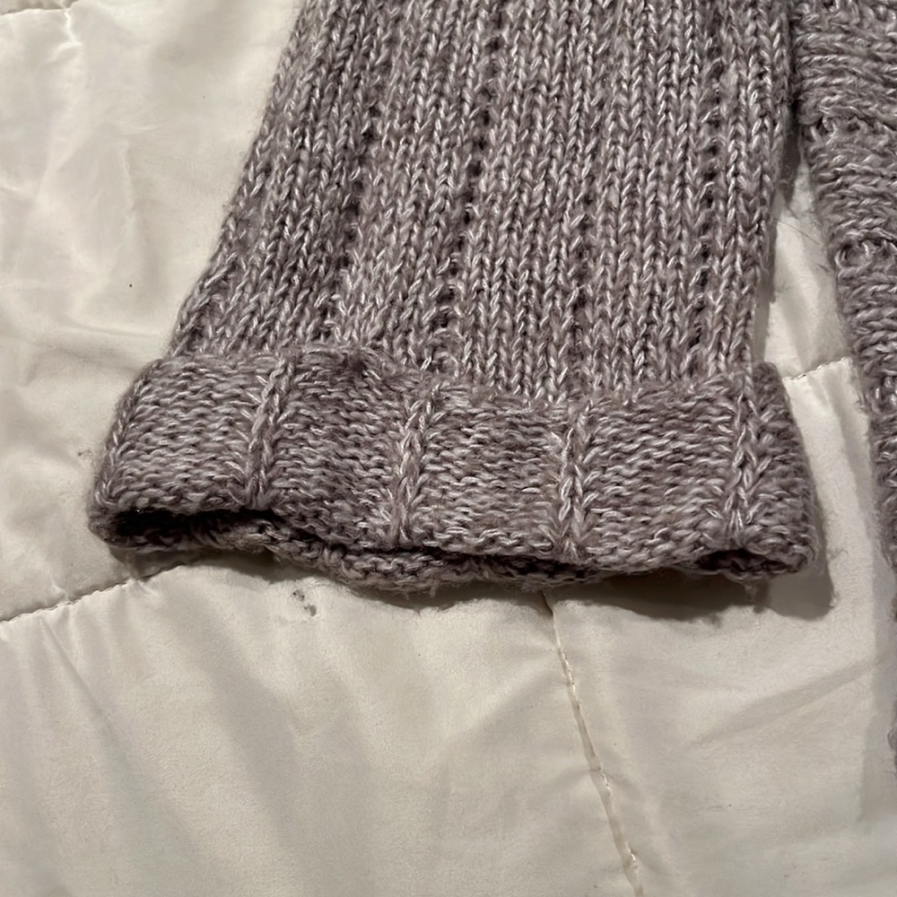 sweater - Picture 5 of 5